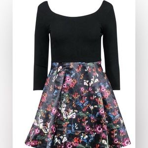 Black Friday Sale. Alice + Olivia Black Long Sleeve Fit and Flare Dress. Size 6.